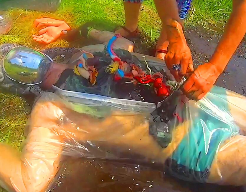 EAT-ME-ALIVE_2_image_Torsten-Zenas-Burns